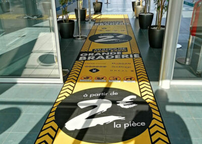 Tapis de sol et affiches Grande Braderie