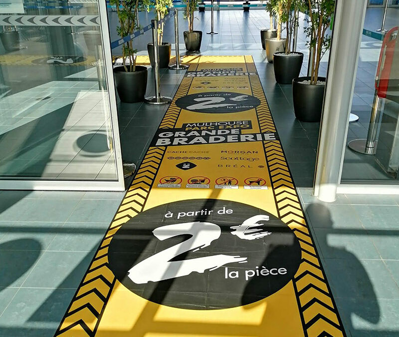 Tapis de sol et affiches Grande Braderie