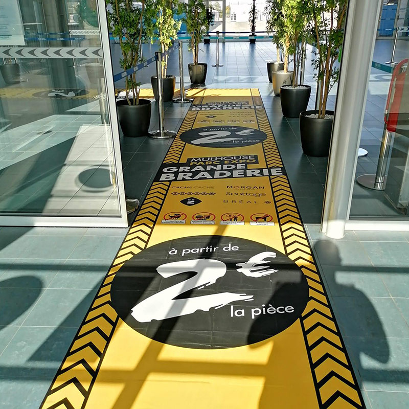 Tapis de sol et affiches Grande Braderie